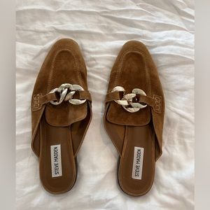 Steve Madden suede mules in chestnut with gold chain. Perfect condition!